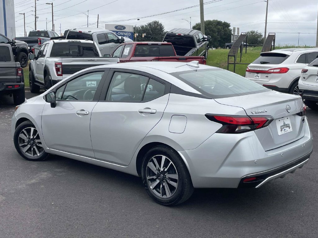 Used 2025 Nissan Versa SV FWD image 5