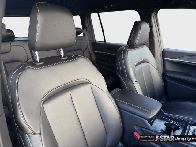 New 2026 Jeep Grand Cherokee Limited RWD image 12