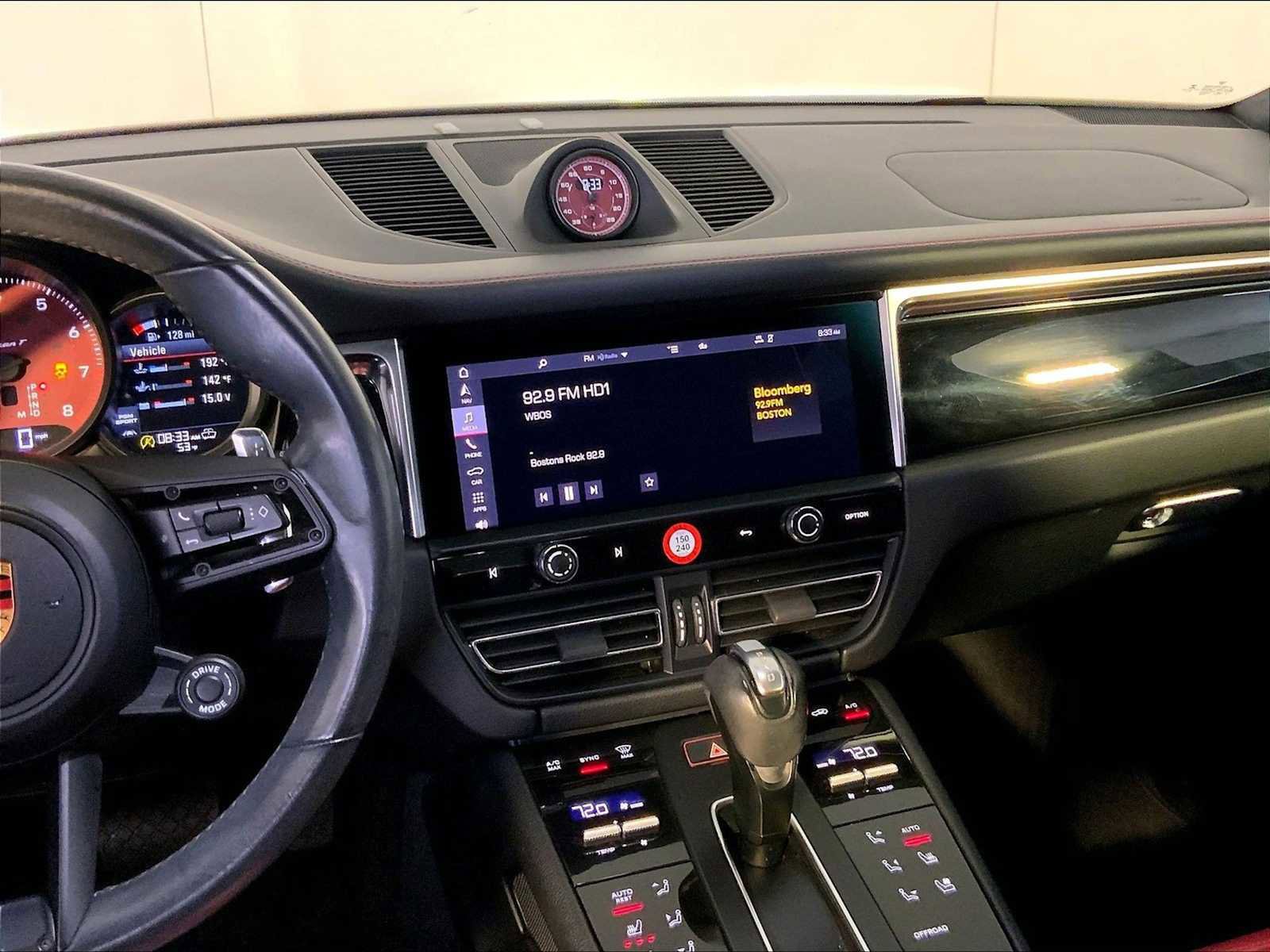 Certified 2023 Porsche Macan Turbo image 16
