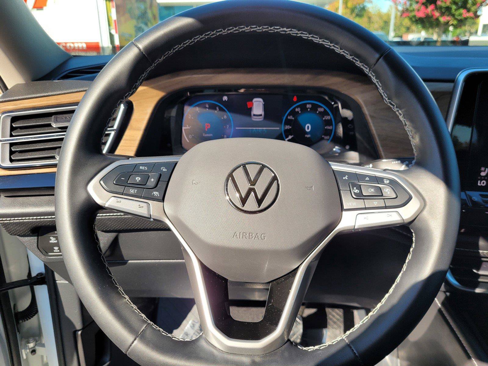 Certified 2024 Volkswagen Atlas SE FWD image 34