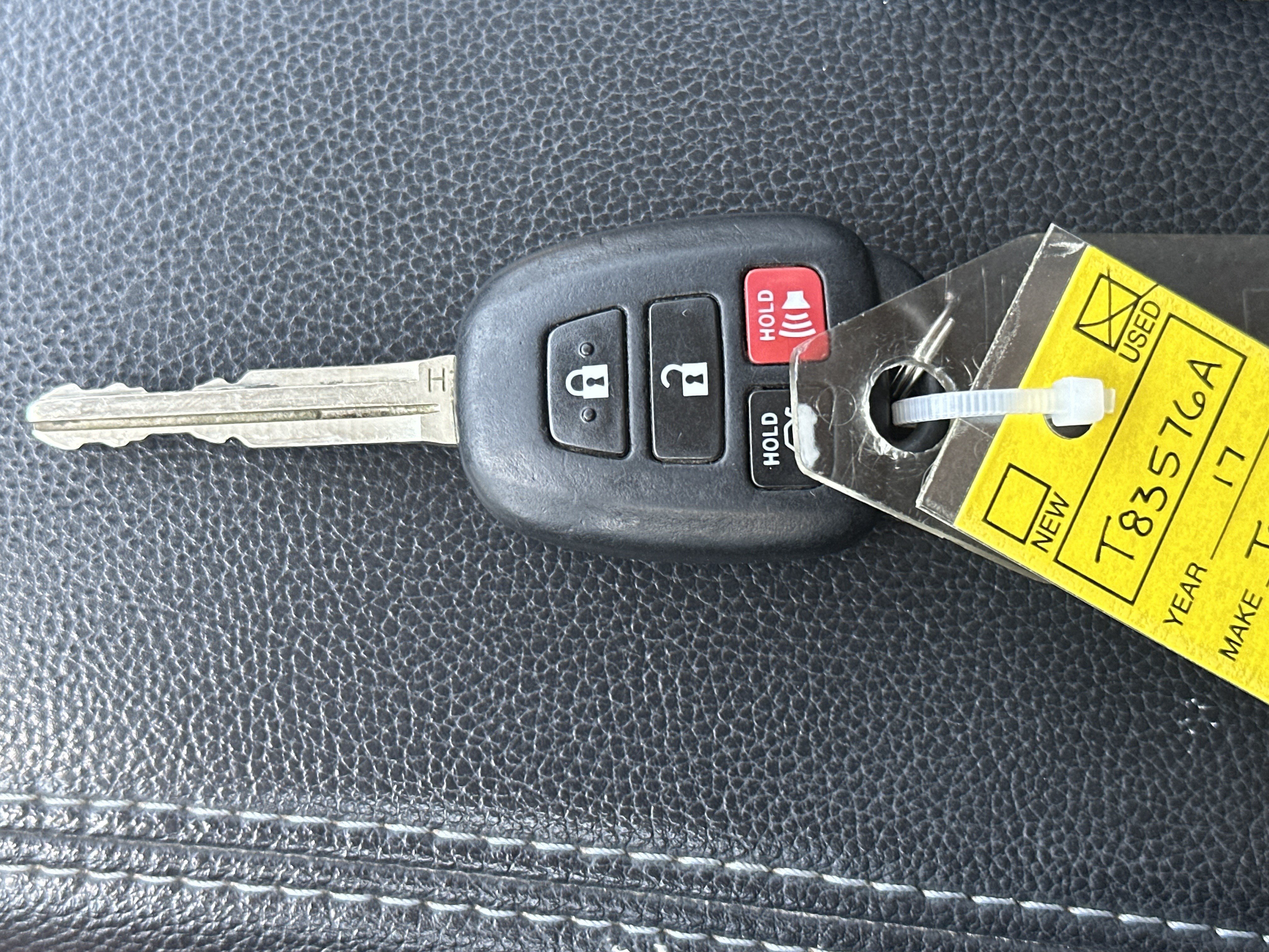 Used 2017 Toyota Corolla SE w/ Carpet Mat Package (TMS) FWD image 22