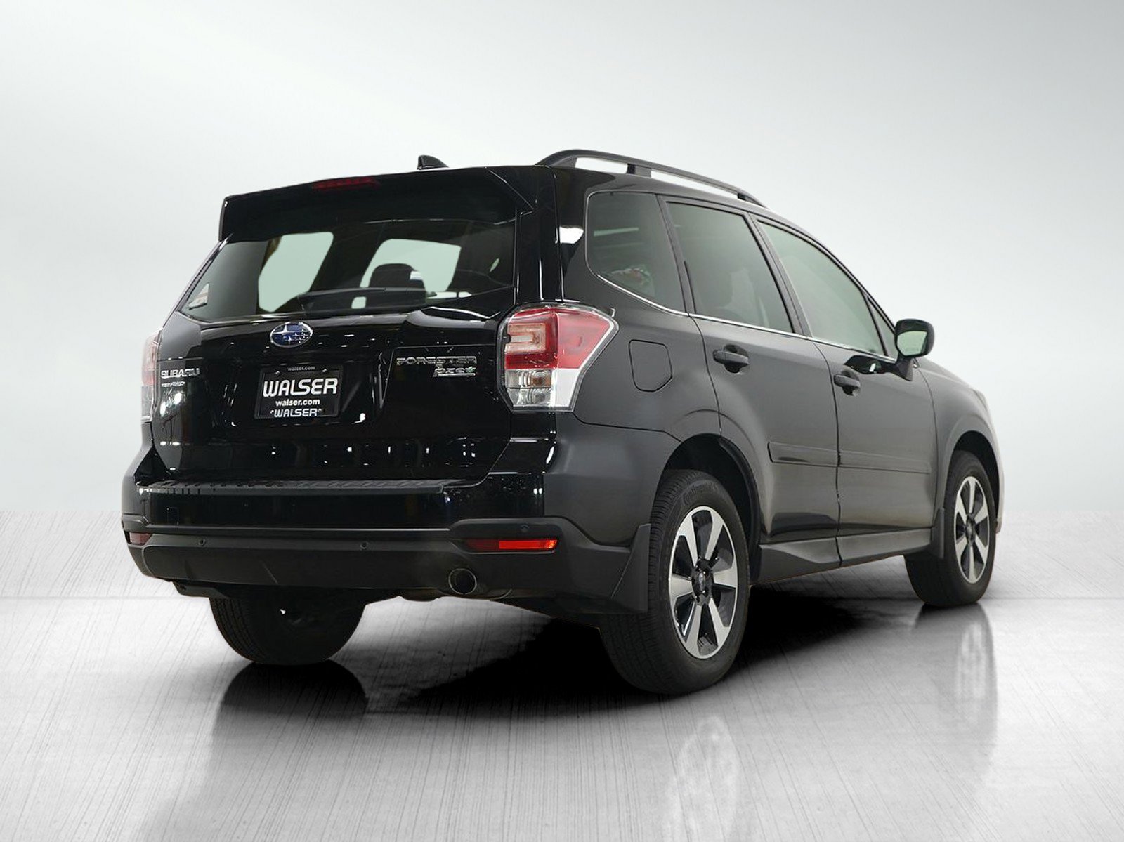 Used 2017 Subaru Forester 2.5i Limited AWD/4WD image 4