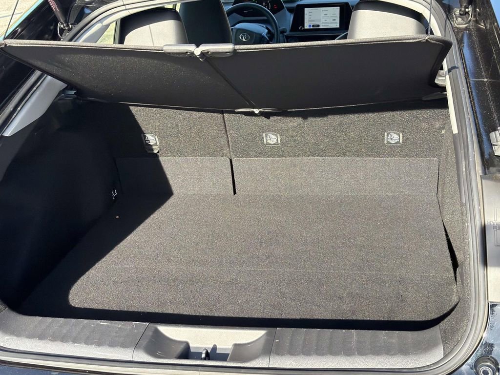 Used 2025 Toyota Prius XLE image 9