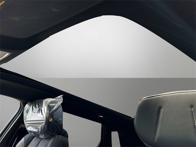 Used 2025 Cadillac Lyriq Luxury image 9