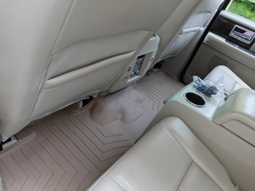 Used 2010 Lincoln Navigator 4WD image 21