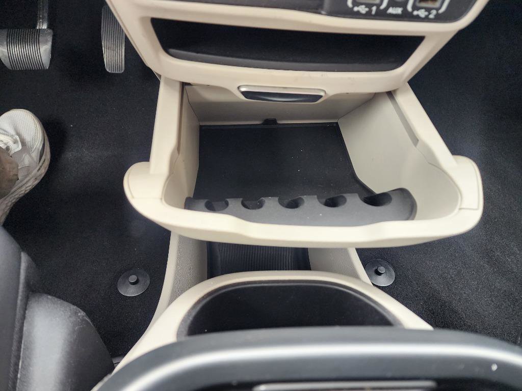 Used 2023 Chrysler Pacifica Touring-L image 20