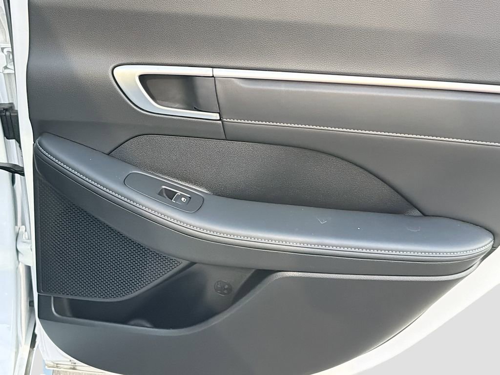 Used 2025 Hyundai Sonata Limited image 17