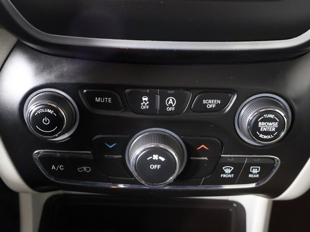 Used 2021 Jeep Cherokee Latitude Lux AWD/4WD image 40
