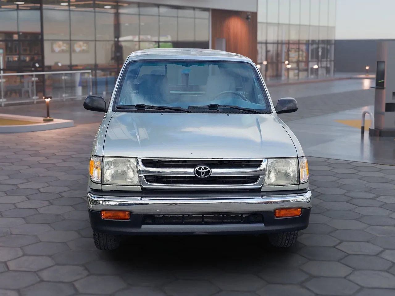 Used 2000 Toyota Tacoma 2WD Regular Cab image 9