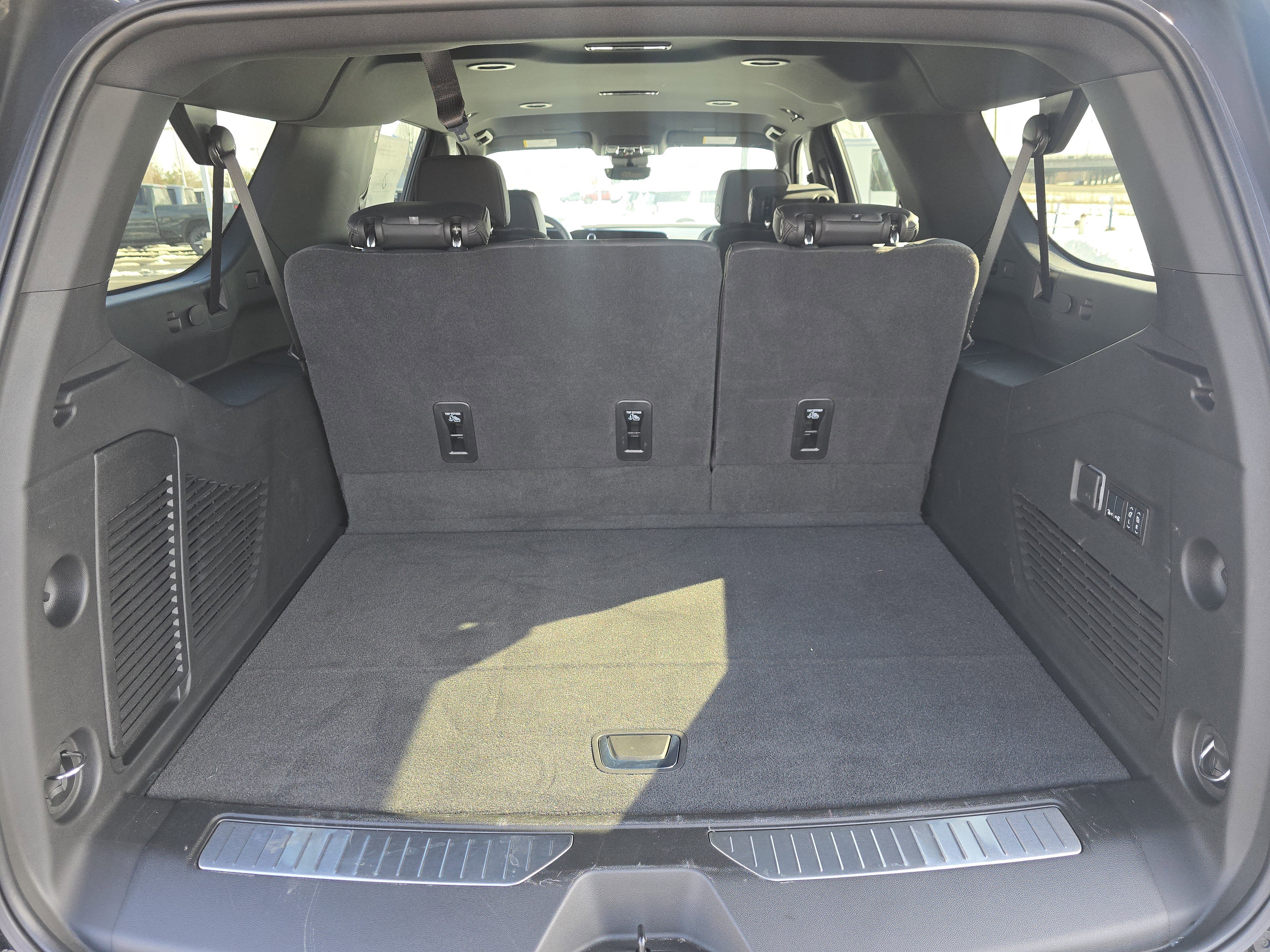 New 2026 Chevrolet Suburban High Country image 28