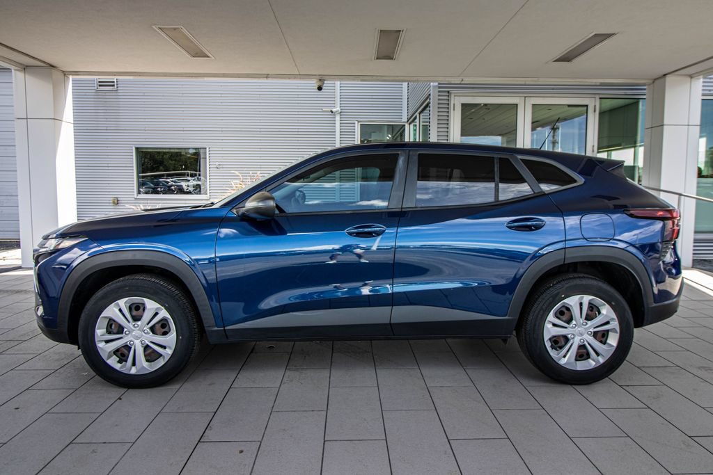 Used 2024 Chevrolet Trax LS FWD image 10