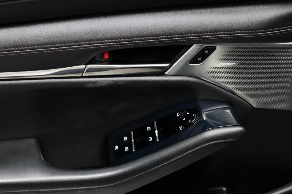 Used 2022 MAZDA MAZDA3 s image 24