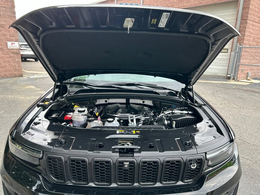 New 2024 Jeep Grand Cherokee Trailhawk w/ Advanced Protech Group II AWD/4WD image 11