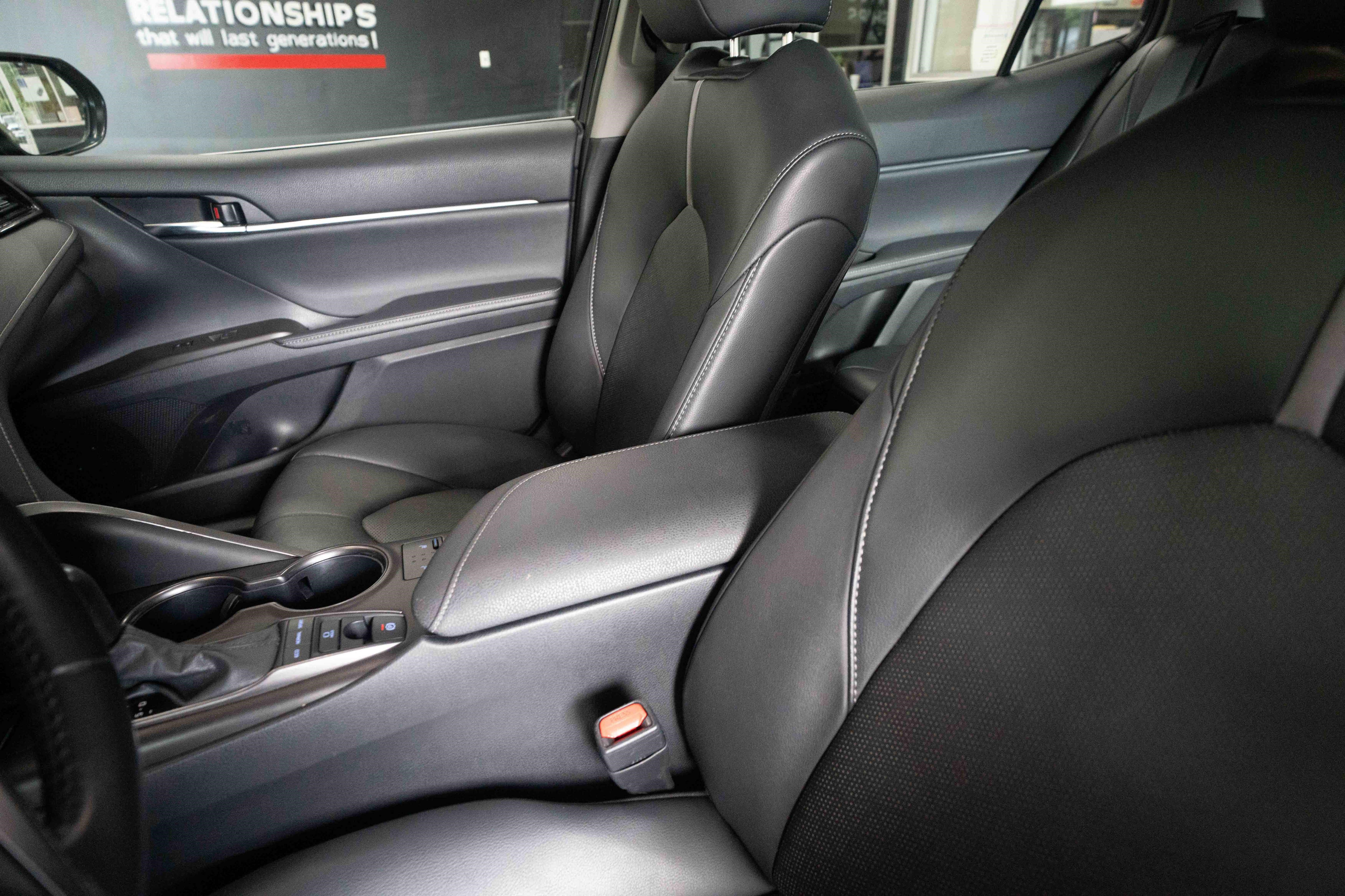 Used 2024 Toyota Camry XSE FWD image 10