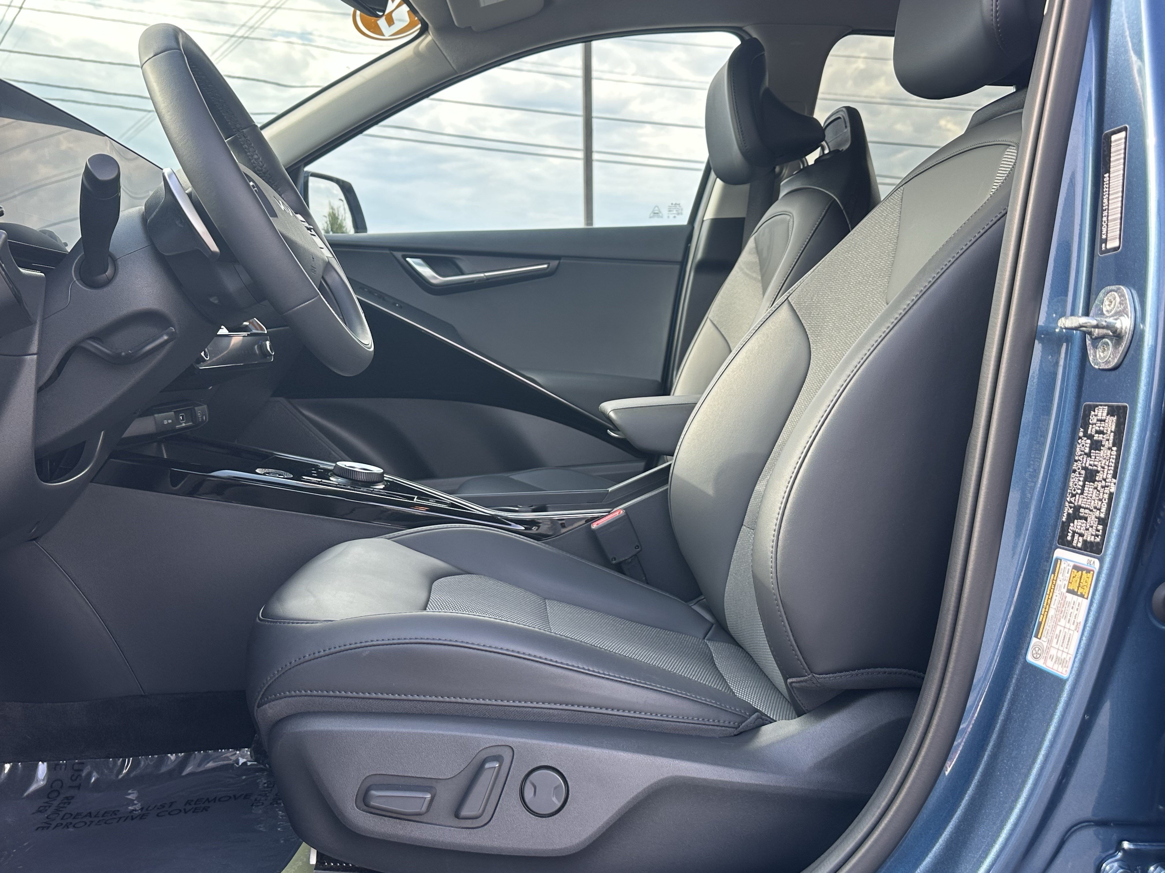 Used 2024 Kia Niro Wind w/ Wind Preserve Package FWD image 9