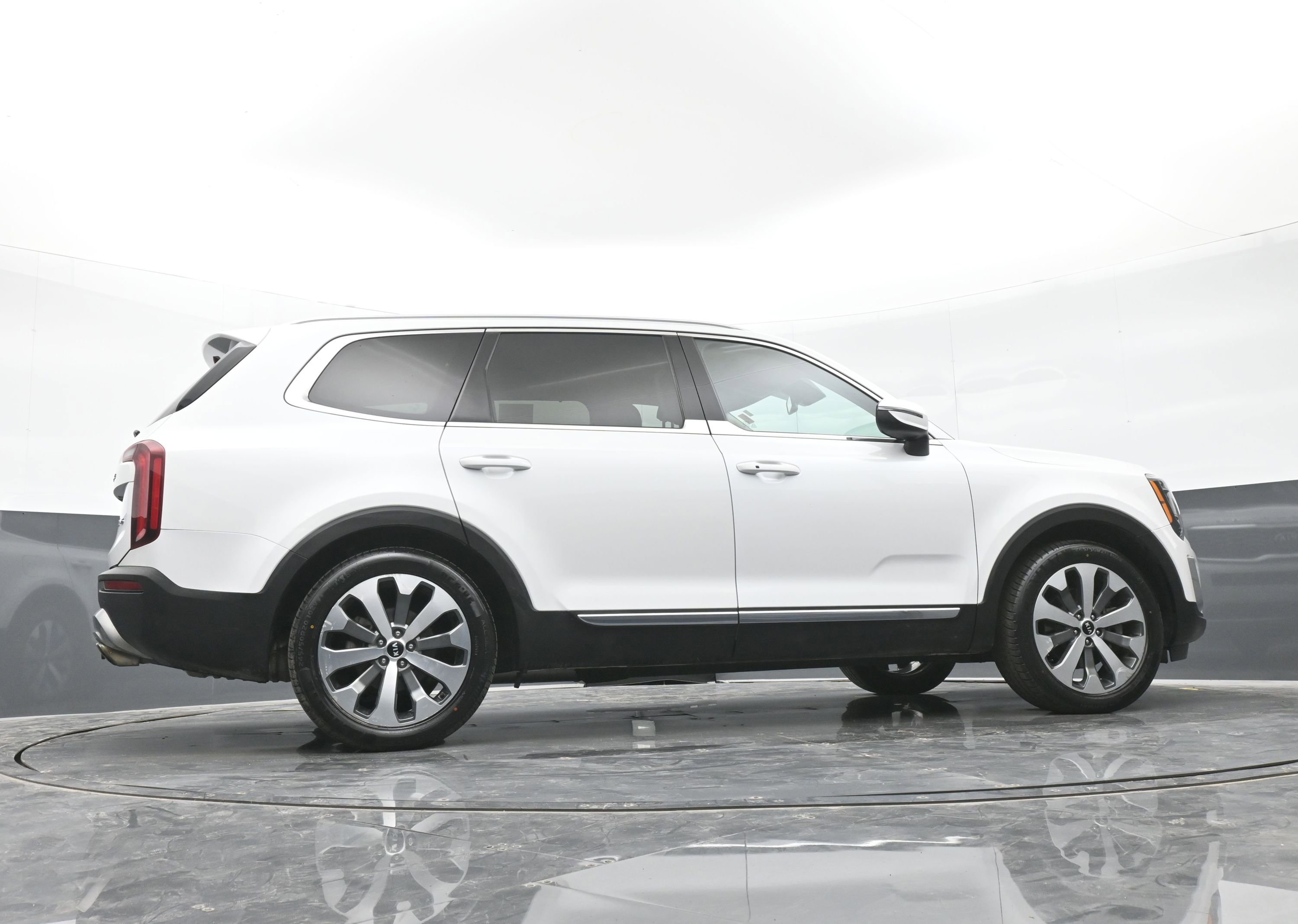Used 2020 Kia Telluride EX w/ EX Premium Package AWD/4WD image 42