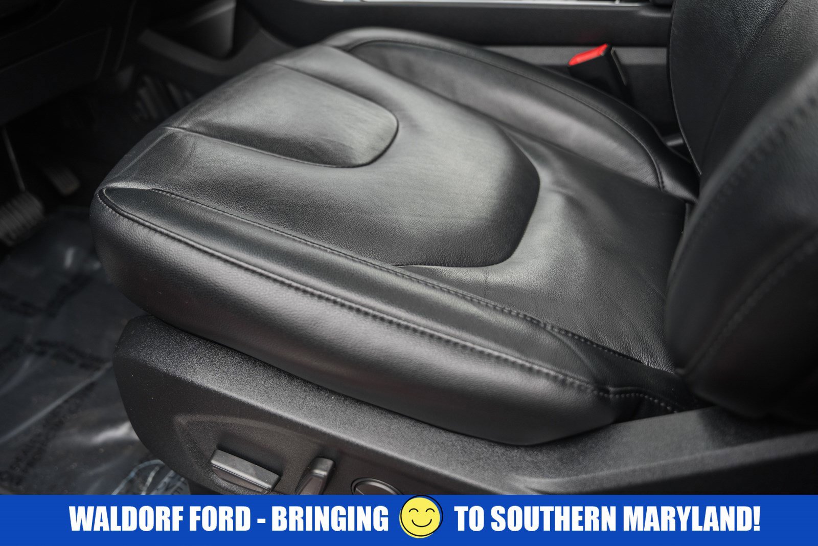 Certified 2020 Ford Edge Titanium w/ Cargo Accessory Package image 38