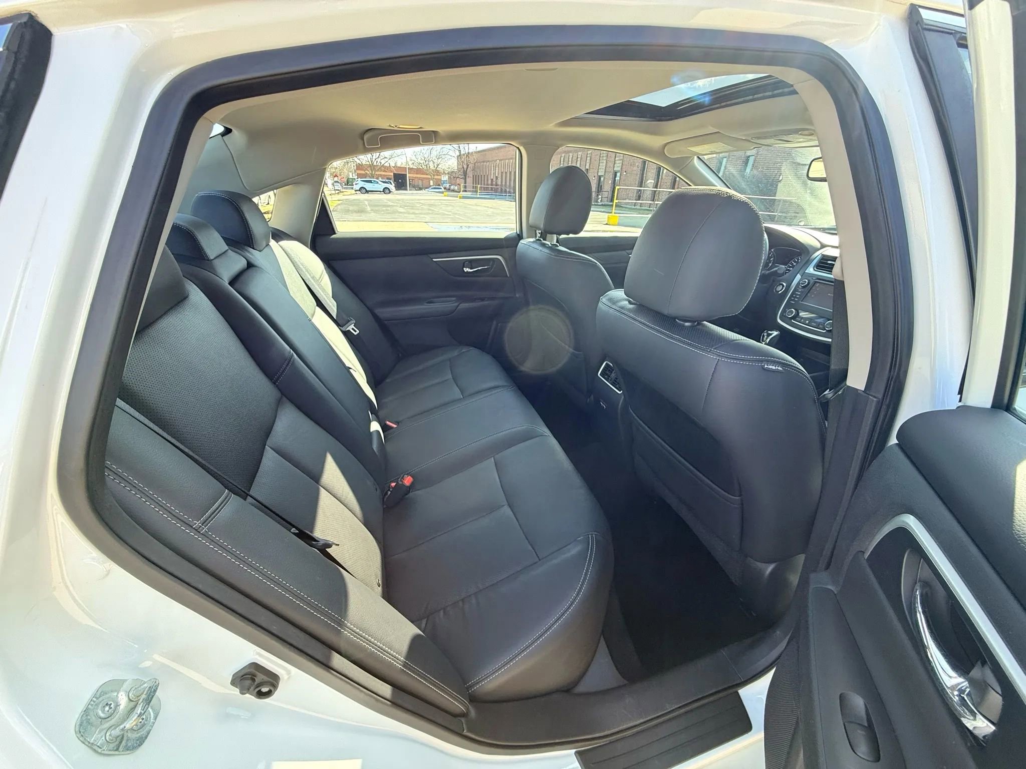 Used 2017 Nissan Altima 2.5 SL w/ 2.5 Technology Package image 24