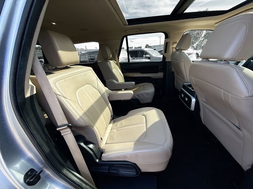Used 2023 Ford Expedition Limited AWD/4WD image 32