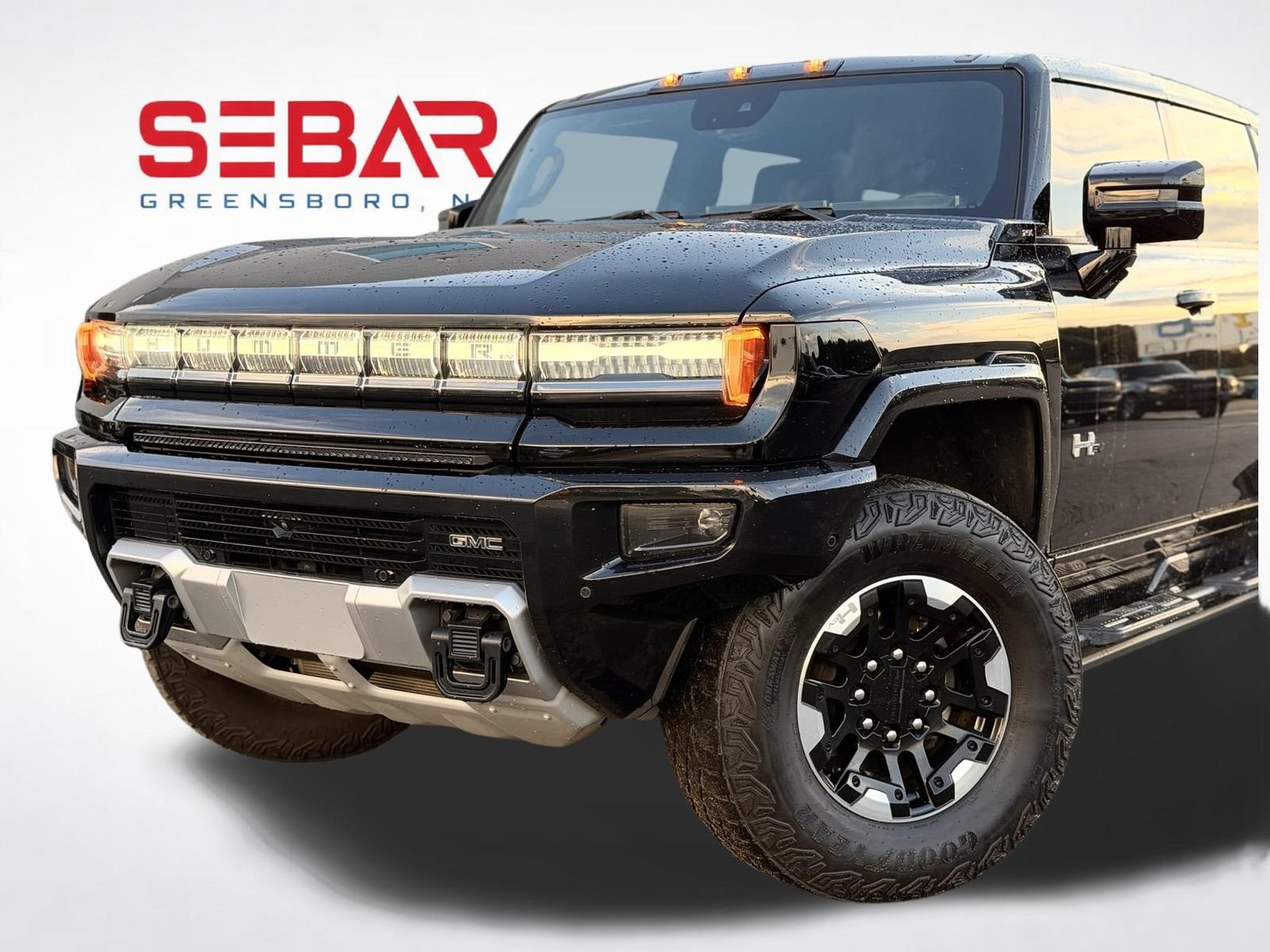 Used 2024 GMC Hummer EV 2X w/ Extreme Off-Road Package AWD/4WD image 2