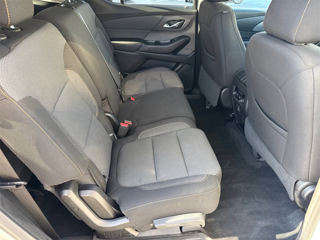 Used 2021 Chevrolet Traverse LS image 17