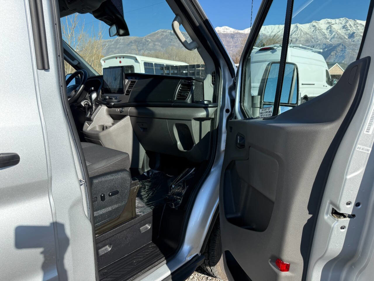 Used 2022 Ford Transit 350 XLT image 17