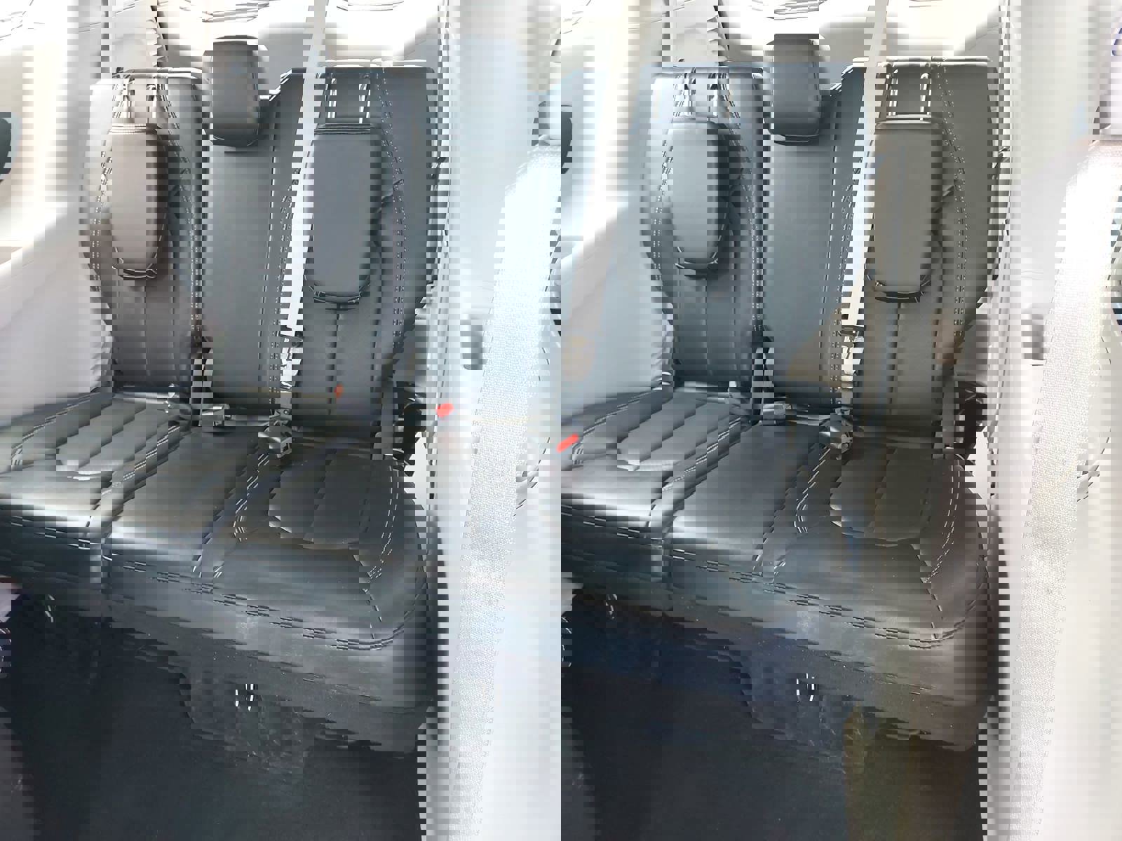 Used 2024 Chrysler Pacifica Select image 16