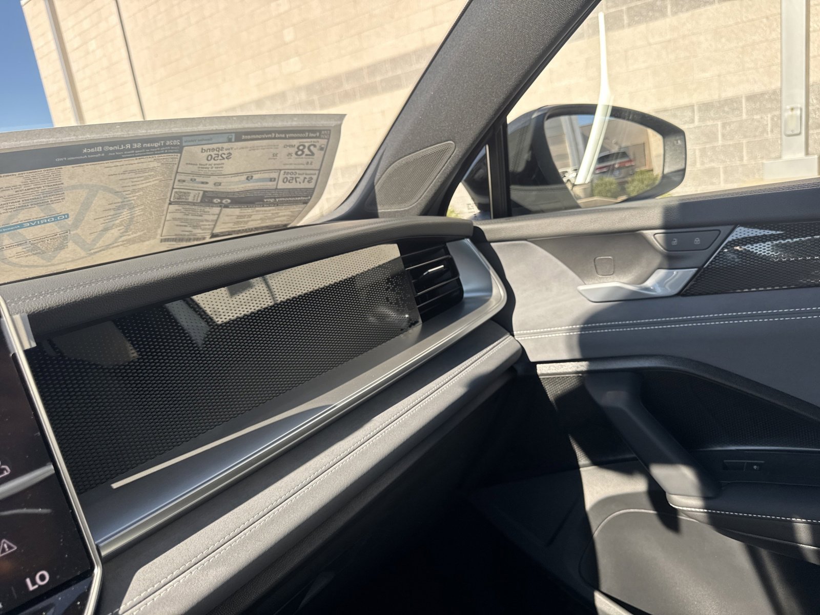 New 2026 Volkswagen Tiguan SE R-Line image 24