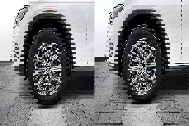 Used 2025 Mercedes-Benz GLC 300 300 image 4