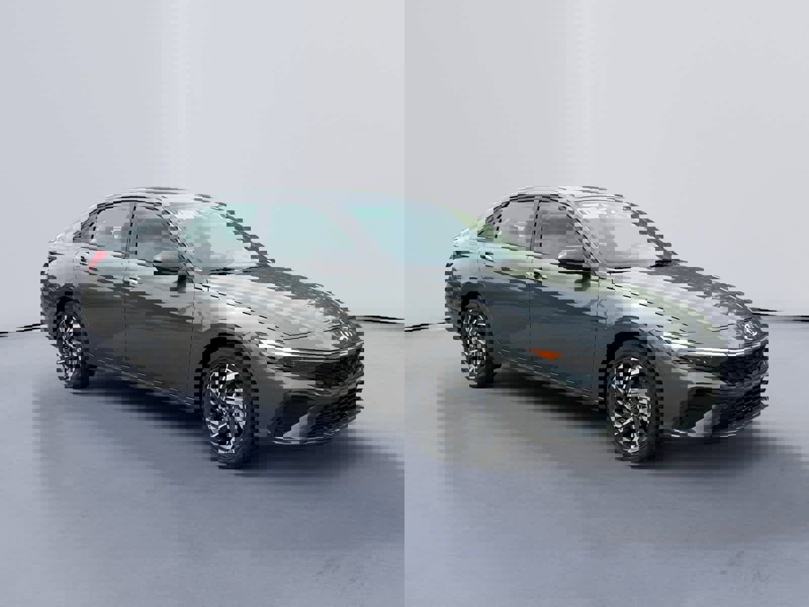 New 2025 Hyundai Elantra SEL image 1