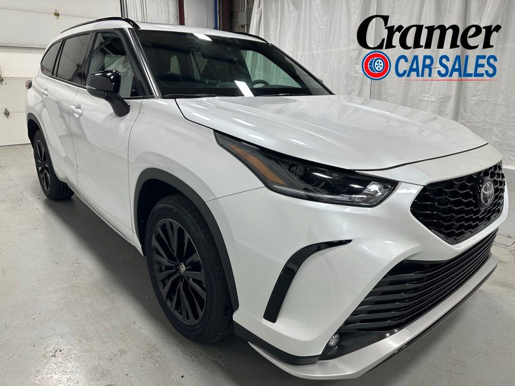 Used 2025 Toyota Highlander XSE AWD/4WD image 1