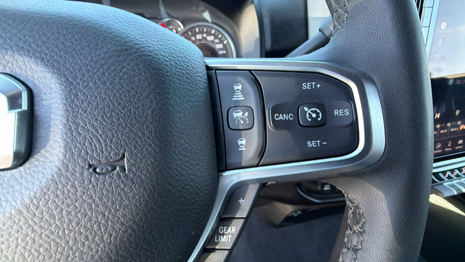 Certified 2025 RAM 2500 Big Horn AWD/4WD image 28