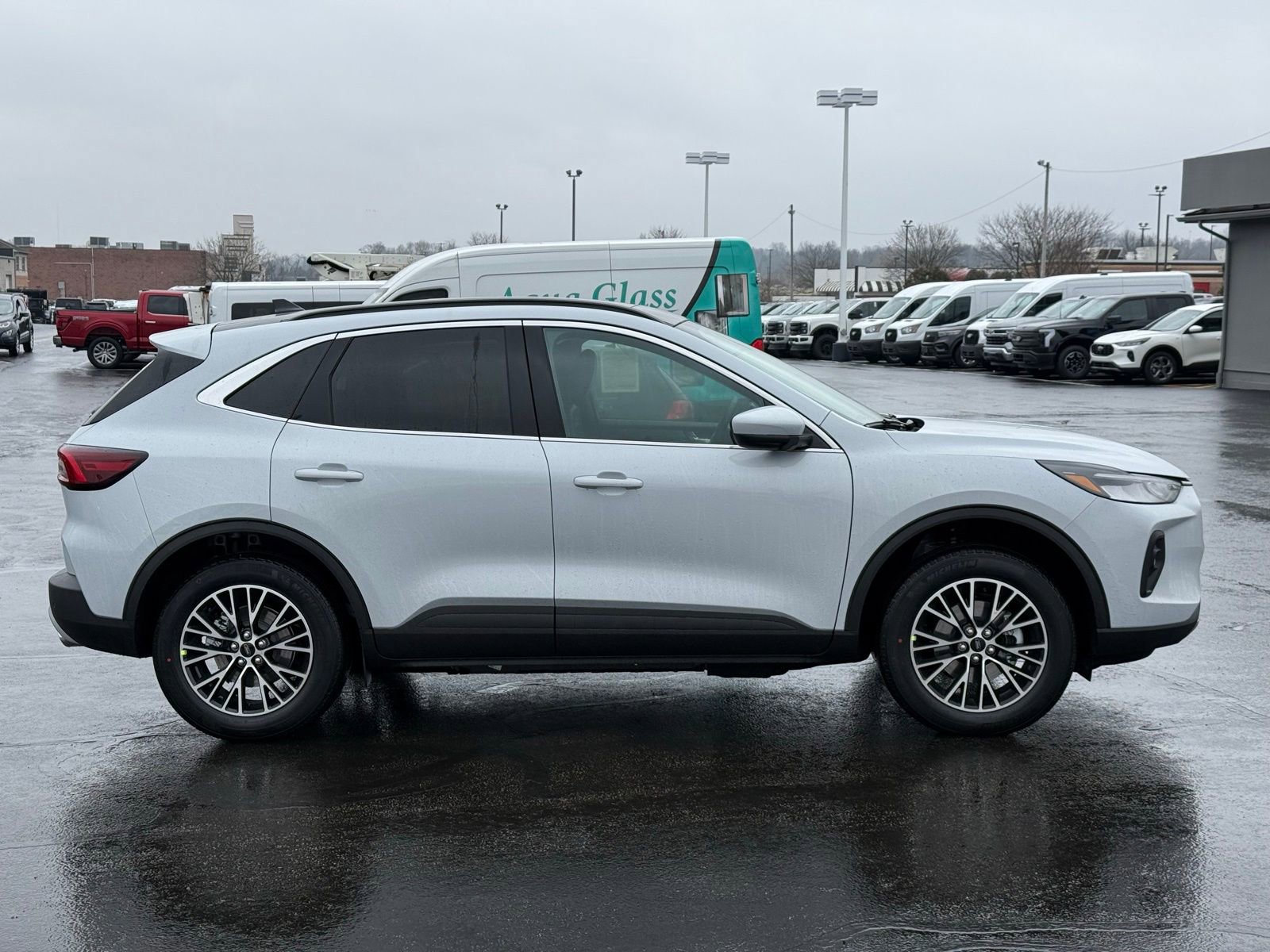 New 2026 Ford Escape SE image 7