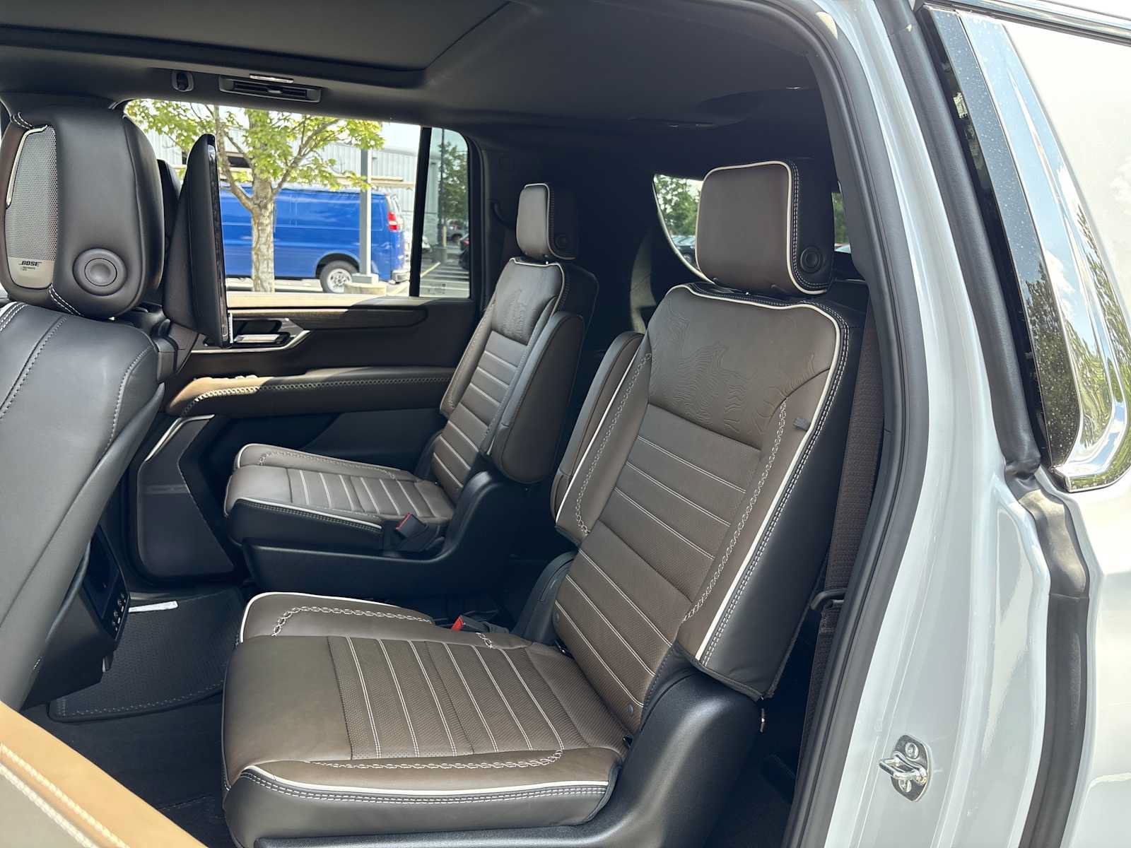 New 2026 GMC Yukon XL Denali Ultimate AWD/4WD image 17