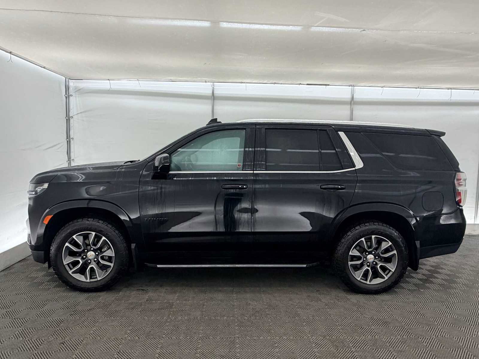 Used 2024 Chevrolet Tahoe LS w/ Driver Alert Package image 3