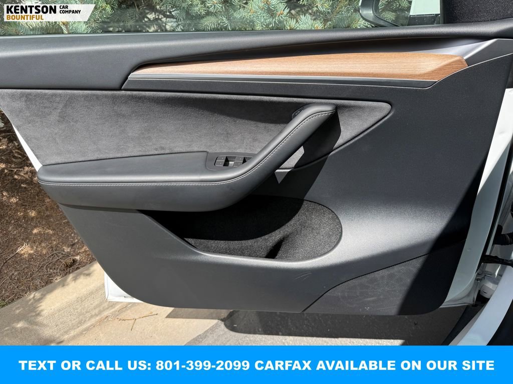 Used 2023 Tesla Model Y Performance AWD/4WD image 13