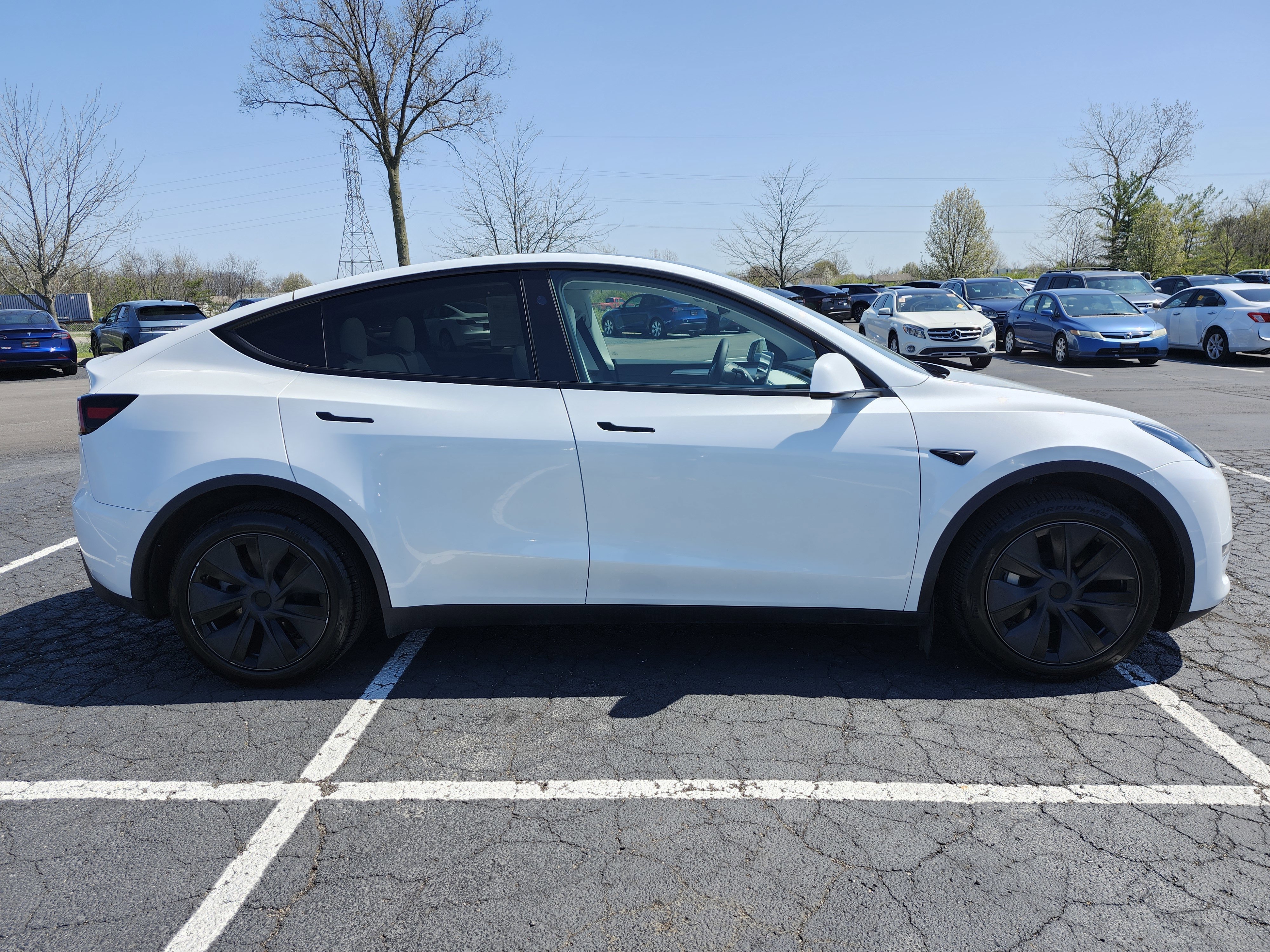 Used 2024 Tesla Model Y Long Range AWD/4WD image 16