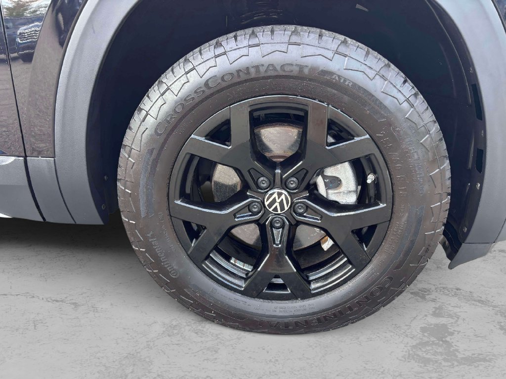 Certified 2024 Volkswagen Atlas Peak Edition SE AWD/4WD image 38
