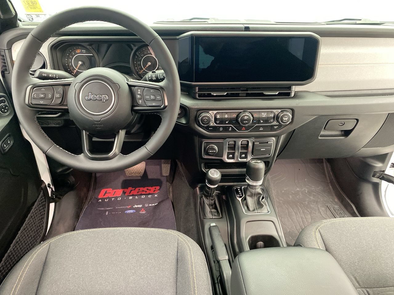 Used 2025 Jeep Wrangler Sport AWD/4WD image 15