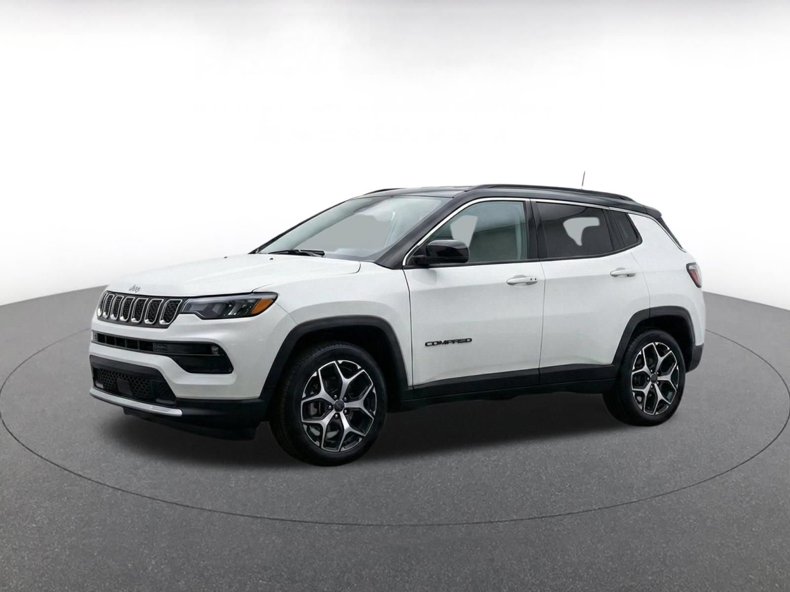 Used 2025 Jeep Compass Limited AWD/4WD image 3