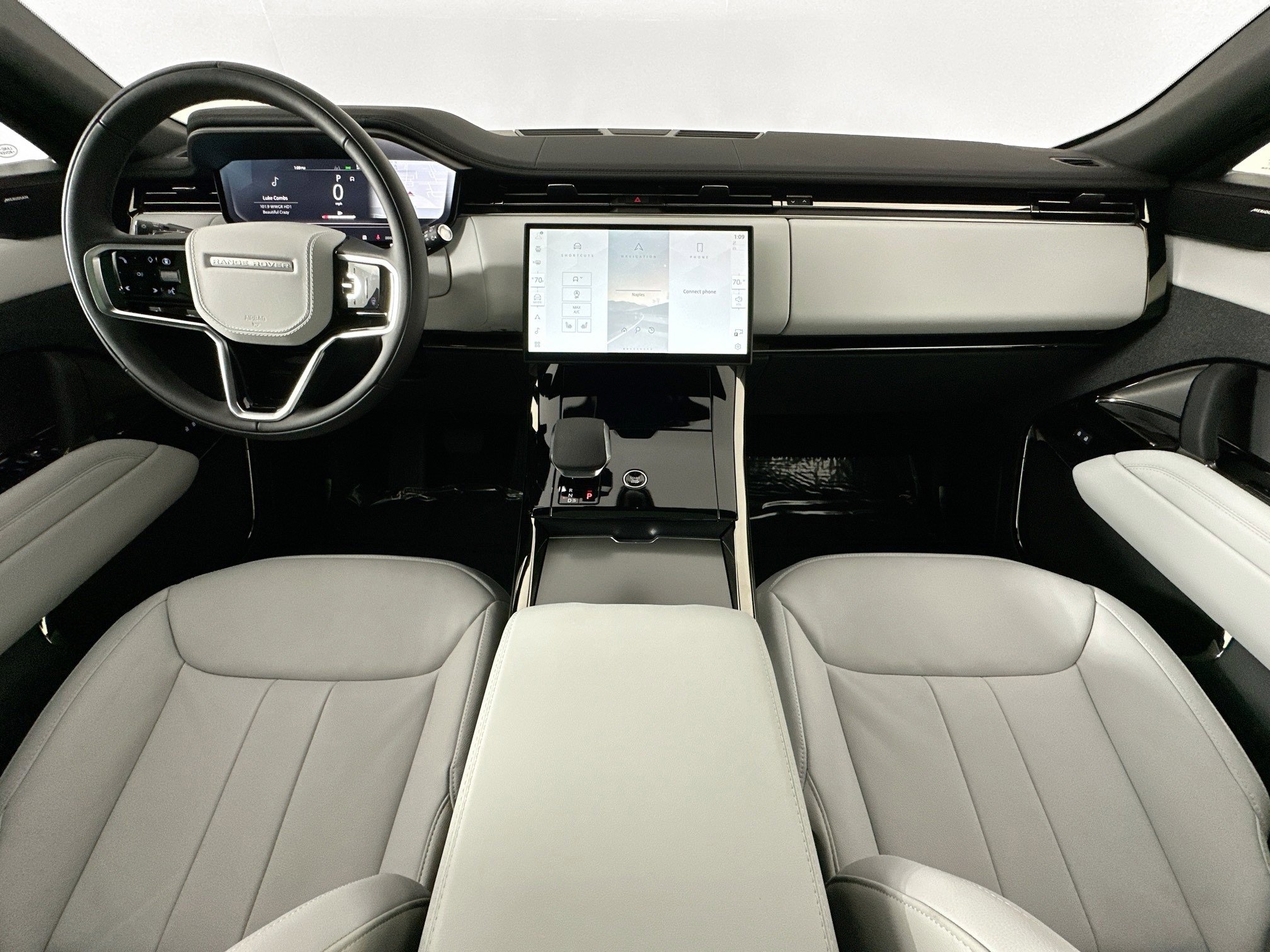 Used 2025 Land Rover Range Rover Sport image 20