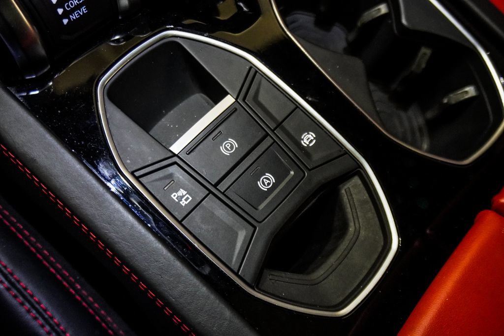 Used 2019 Lamborghini Urus AWD/4WD image 30