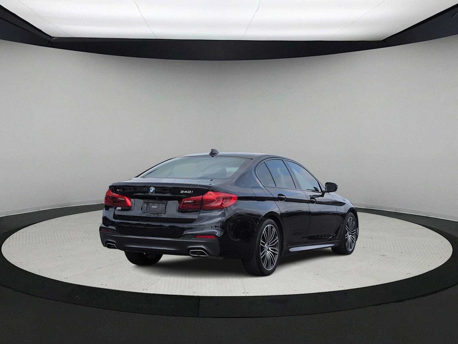 Used 2020 BMW 540i xDrive w/ M Sport Package AWD/4WD image 8