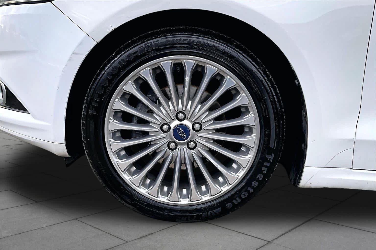 Used 2016 Ford Fusion Titanium FWD image 12