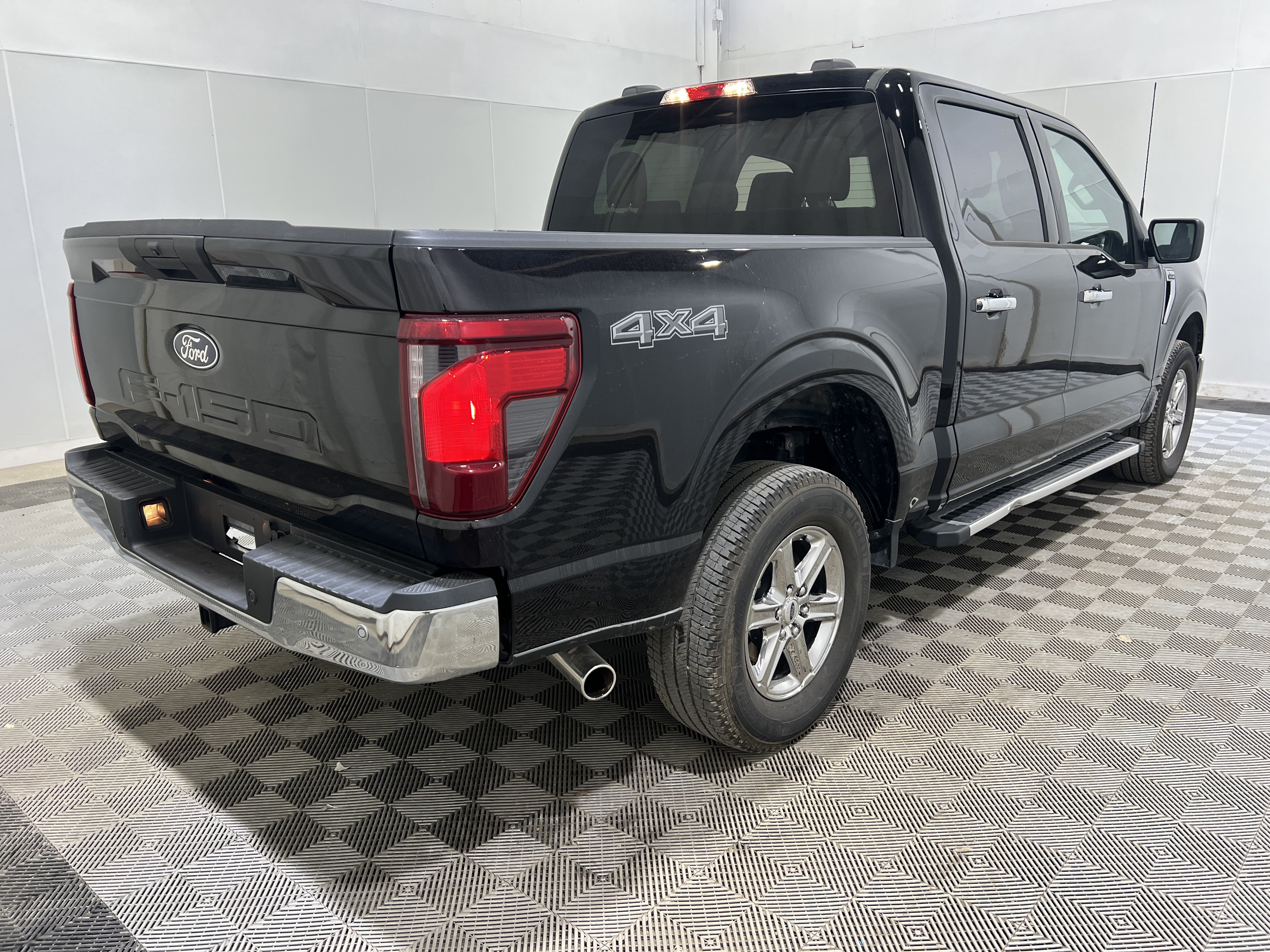 Used 2025 Ford F150 XLT w/ Equipment Group 301A Standard AWD/4WD image 3