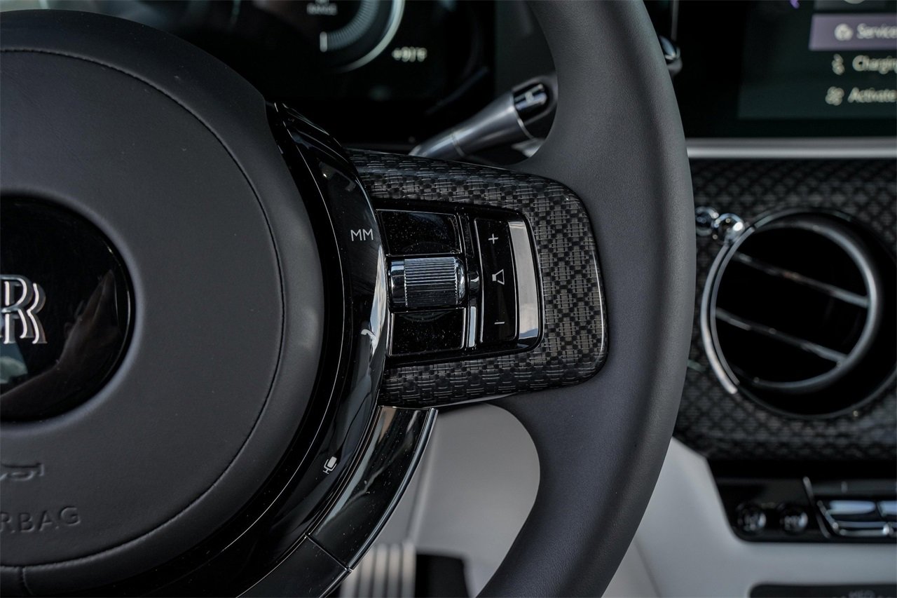 New 2025 Rolls-Royce Spectre Black Badge image 27