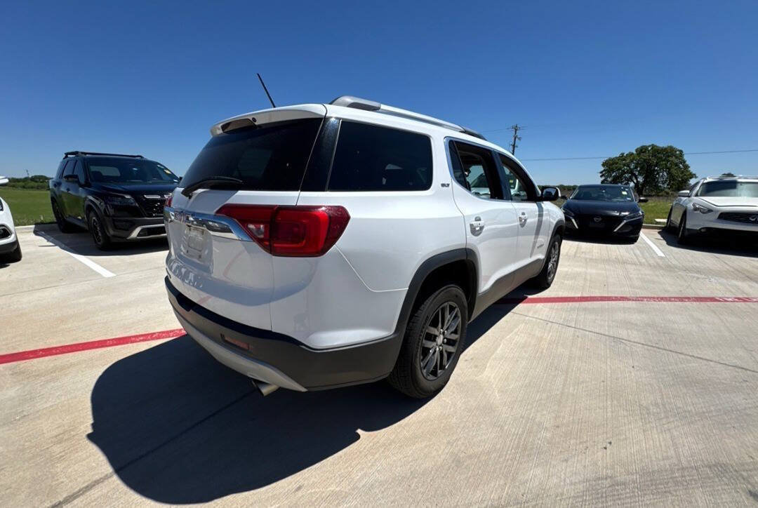 Used 2017 GMC Acadia SLT FWD image 4