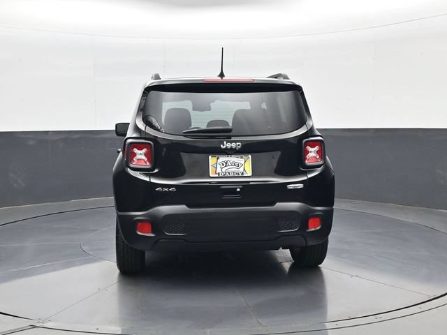 Used 2018 Jeep Renegade Latitude w/ Cold Weather Group AWD/4WD image 6