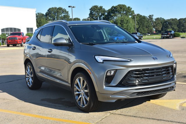 Used 2024 Buick Encore GX Avenir w/ Avenir Technology Package AWD/4WD image 3