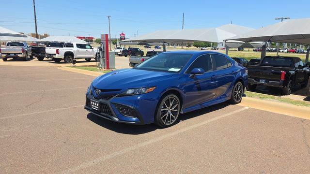 Used 2023 Toyota Camry SE FWD image 2